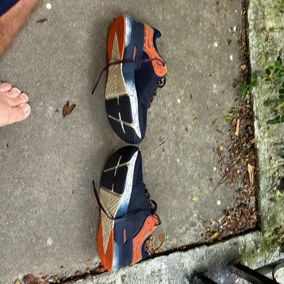 Auburn team issued athletic shoes to small for me in great condition - Picture 2 of 4